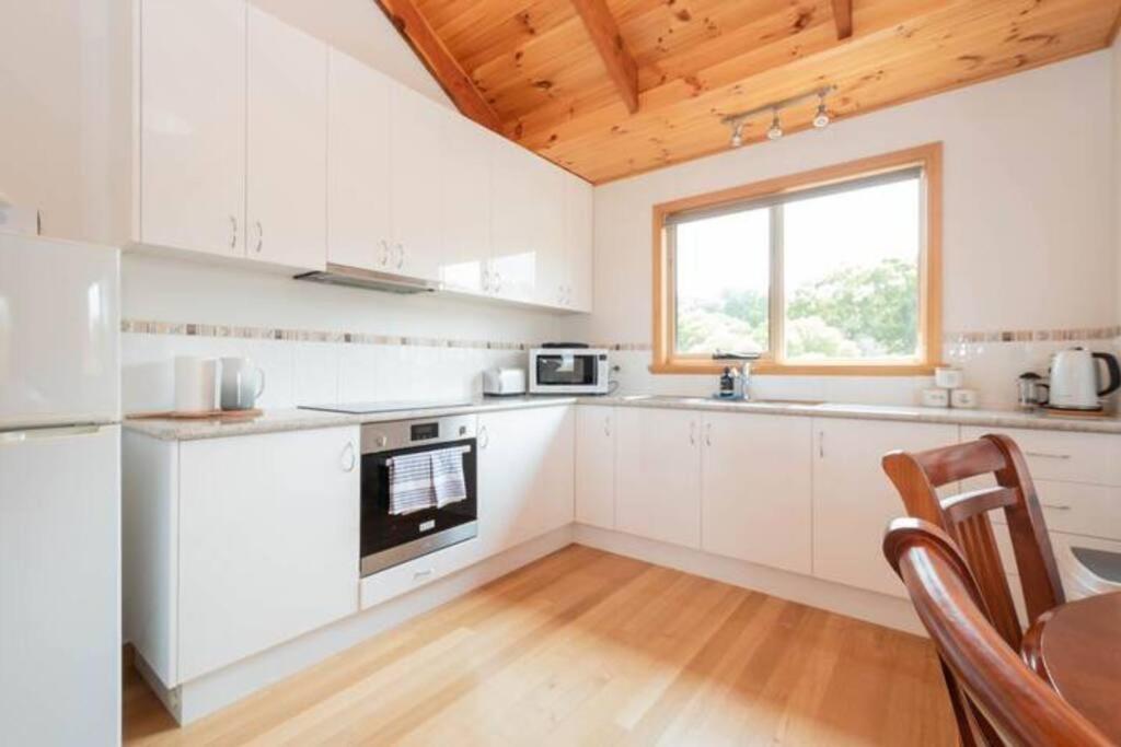 Private 2 Bedroom Cabin Retreat Legana エクステリア 写真